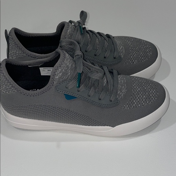 Vessi Weekend women’s 8 Charcoal Gray, Light gray and Teal Women's Sneakers - Picture 7 of 8